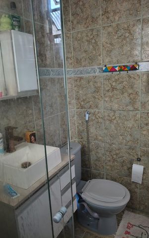 Casa à venda com 144m², 2 quartos e sem vaga Casa à venda com 144m², 2 quartos e sem vagaBanheiro