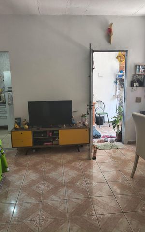 Casa à venda com 144m², 2 quartos e sem vaga Casa à venda com 144m², 2 quartos e sem vagaSala