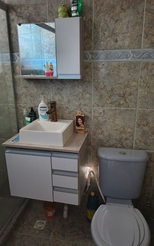 Casa à venda com 144m², 2 quartos e sem vaga Casa à venda com 144m², 2 quartos e sem vagaBanheiro
