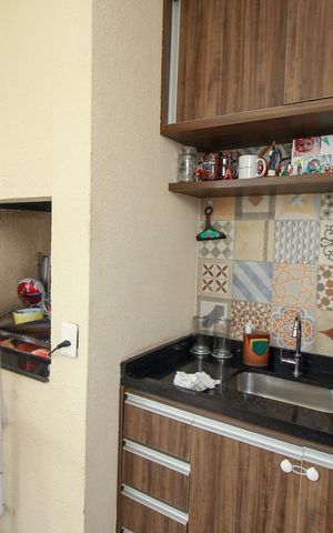 Casa à venda com 77m², 3 quartos e 2 vagasChurrasqueira