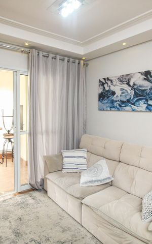 Casa à venda com 77m², 3 quartos e 2 vagasSala