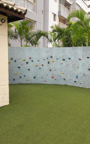 Casa à venda com 77m², 3 quartos e 2 vagasPlayground