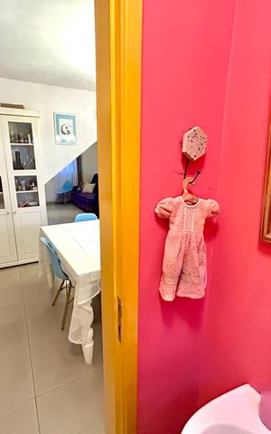Casa à venda com 132m², 3 quartos e 2 vagas Casa à venda com 132m², 3 quartos e 2 vagasLavabo