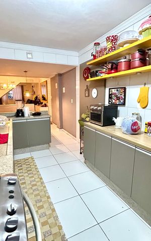 Casa à venda com 132m², 3 quartos e 2 vagas Casa à venda com 132m², 3 quartos e 2 vagasCozinha