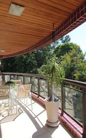 Apartamento à venda com 139m², 3 quartos e 2 vagasVaranda