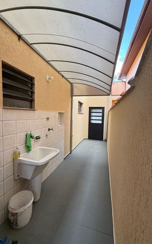 Casa à venda com 164m², 3 quartos e 2 vagas