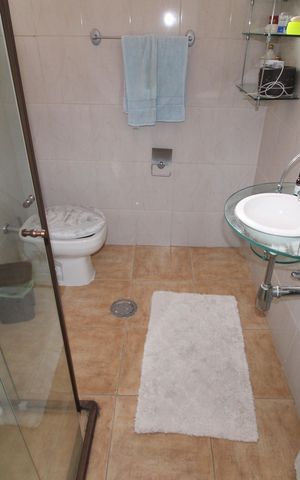 Casa à venda com 180m², 3 quartos e 5 vagasBanheiro 2