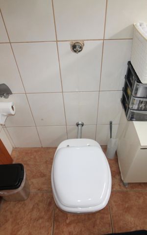 Casa à venda com 180m², 3 quartos e 5 vagasQuarto 1 - Closet / Banheiro