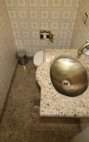 Casa à venda com 180m², 3 quartos e 5 vagasBanheiro 1