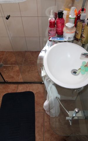 Casa à venda com 180m², 3 quartos e 5 vagasQuarto 1 - Closet / Banheiro