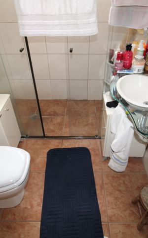 Casa à venda com 180m², 3 quartos e 5 vagasQuarto 1 - Closet / Banheiro