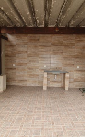 Casa à venda com 180m², 3 quartos e 5 vagasÁrea de Serviço