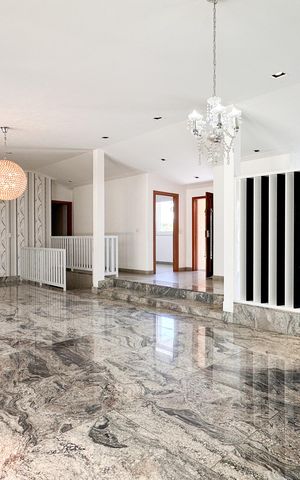 Casa para alugar com 450m², 4 quartos e 4 vagas Casa para alugar com 450m², 4 quartos e 4 vagasSala de Jantar