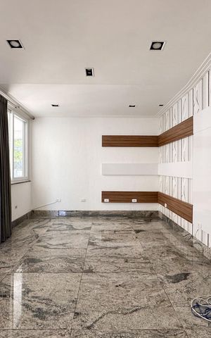 Casa para alugar com 450m², 4 quartos e 4 vagas Casa para alugar com 450m², 4 quartos e 4 vagasSala