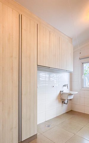 Casa para alugar com 450m², 4 quartos e 4 vagas Casa para alugar com 450m², 4 quartos e 4 vagasÁrea de Serviço
