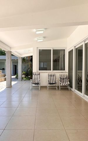 Casa para alugar com 450m², 4 quartos e 4 vagas Casa para alugar com 450m², 4 quartos e 4 vagasÁrea externa