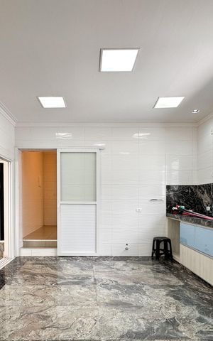 Casa para alugar com 450m², 4 quartos e 4 vagas Casa para alugar com 450m², 4 quartos e 4 vagasCozinha