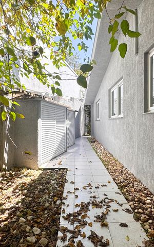 Casa para alugar com 450m², 4 quartos e 4 vagas Casa para alugar com 450m², 4 quartos e 4 vagasQuintal