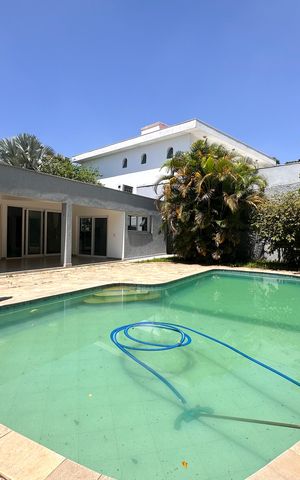 Casa para alugar com 450m², 4 quartos e 4 vagas Casa para alugar com 450m², 4 quartos e 4 vagasPiscina