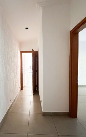 Casa para alugar com 450m², 4 quartos e 4 vagas Casa para alugar com 450m², 4 quartos e 4 vagasAcesso aos Quartos