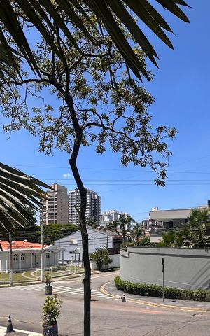 Casa para alugar com 450m², 4 quartos e 4 vagas Casa para alugar com 450m², 4 quartos e 4 vagasVista da Sacada