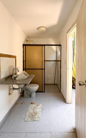 Casa para alugar com 450m², 4 quartos e 4 vagas Casa para alugar com 450m², 4 quartos e 4 vagasBanheiro de serviço