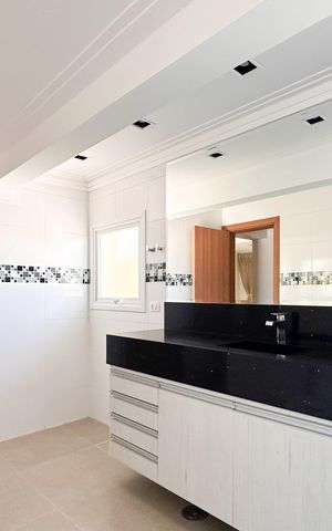 Casa para alugar com 450m², 4 quartos e 4 vagas Casa para alugar com 450m², 4 quartos e 4 vagasBanheiro da suíte 4