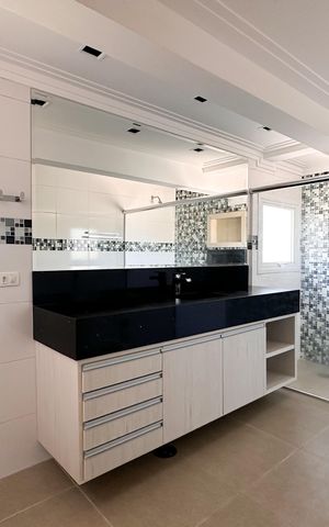Casa para alugar com 450m², 4 quartos e 4 vagas Casa para alugar com 450m², 4 quartos e 4 vagasBanheiro da Suíte 4