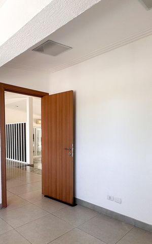 Casa para alugar com 450m², 4 quartos e 4 vagas Casa para alugar com 450m², 4 quartos e 4 vagasSuíte 1