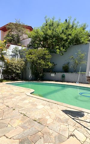 Casa para alugar com 450m², 4 quartos e 4 vagas Casa para alugar com 450m², 4 quartos e 4 vagasPiscina