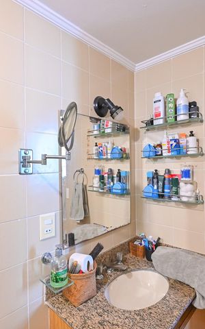 Apartamento à venda com 115m², 3 quartos e 2 vagas Apartamento à venda com 115m², 3 quartos e 2 vagasBanheiro da Suíte