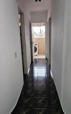 Apartamento à venda com 75m², 2 quartos e 1 vagaCorredor