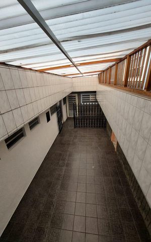 Casa à venda com 256m², 6 quartos e 6 vagas