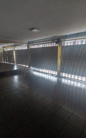Casa à venda com 256m², 6 quartos e 6 vagas