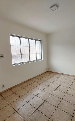 Casa à venda com 256m², 6 quartos e 6 vagas