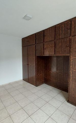 Casa à venda com 256m², 6 quartos e 6 vagas