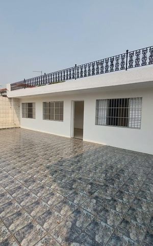 Casa à venda com 256m², 6 quartos e 6 vagas