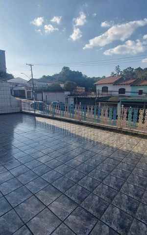 Casa à venda com 256m², 6 quartos e 6 vagas