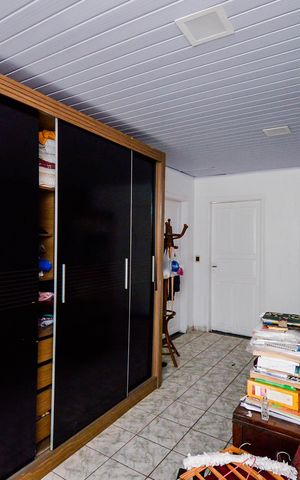 Casa à venda com 215m², 4 quartos e 6 vagas Casa à venda com 215m², 4 quartos e 6 vagasSala