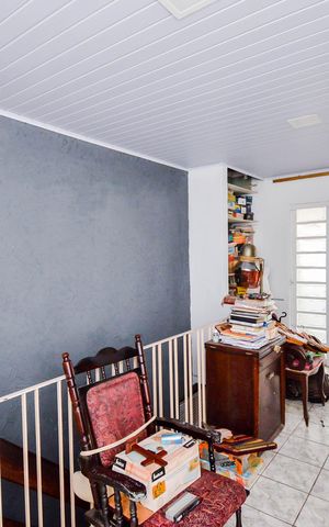 Casa à venda com 215m², 4 quartos e 6 vagas Casa à venda com 215m², 4 quartos e 6 vagasSala