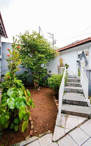 Casa à venda com 215m², 4 quartos e 6 vagas Casa à venda com 215m², 4 quartos e 6 vagasEntrada Social