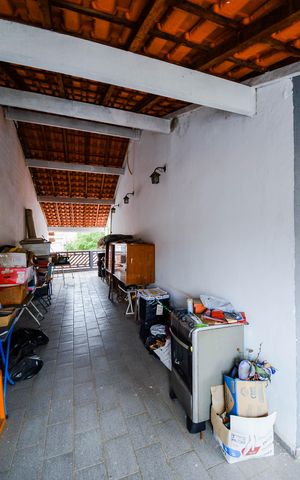 Casa à venda com 215m², 4 quartos e 6 vagas Casa à venda com 215m², 4 quartos e 6 vagasVaranda da Sala