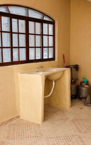 Casa à venda com 150m², 3 quartos e 2 vagas Casa à venda com 150m², 3 quartos e 2 vagasLavanderia