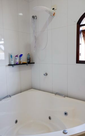 Casa à venda com 150m², 3 quartos e 2 vagas Casa à venda com 150m², 3 quartos e 2 vagasBanheiro da Suíte 2