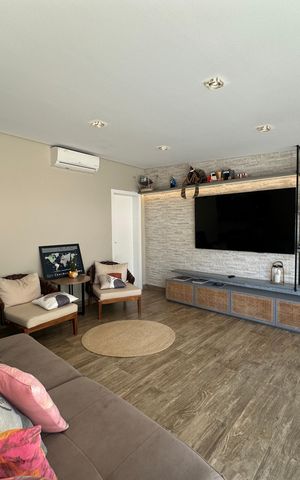 Casa de condomínio para alugar com 472m², 4 quartos e 4 vagasSala de TV