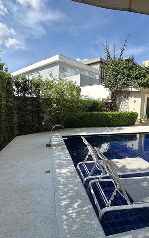 Casa de condomínio para alugar com 472m², 4 quartos e 4 vagasPiscina