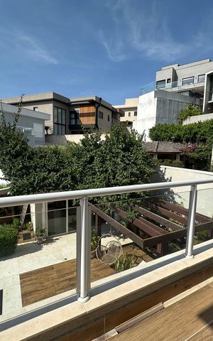 Casa de condomínio para alugar com 472m², 4 quartos e 4 vagasVaranda