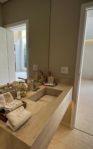 Casa de condomínio para alugar com 472m², 4 quartos e 4 vagasLavabo