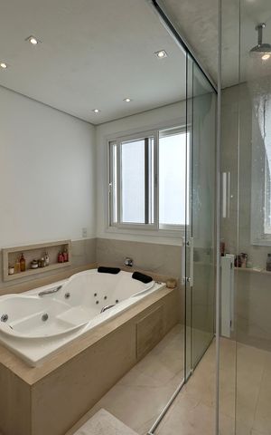 Casa de condomínio para alugar com 472m², 4 quartos e 4 vagasBanheiro da Suíte 1