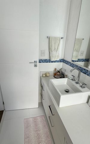 Casa de condomínio para alugar com 472m², 4 quartos e 4 vagasBanheiro da Suíte 2